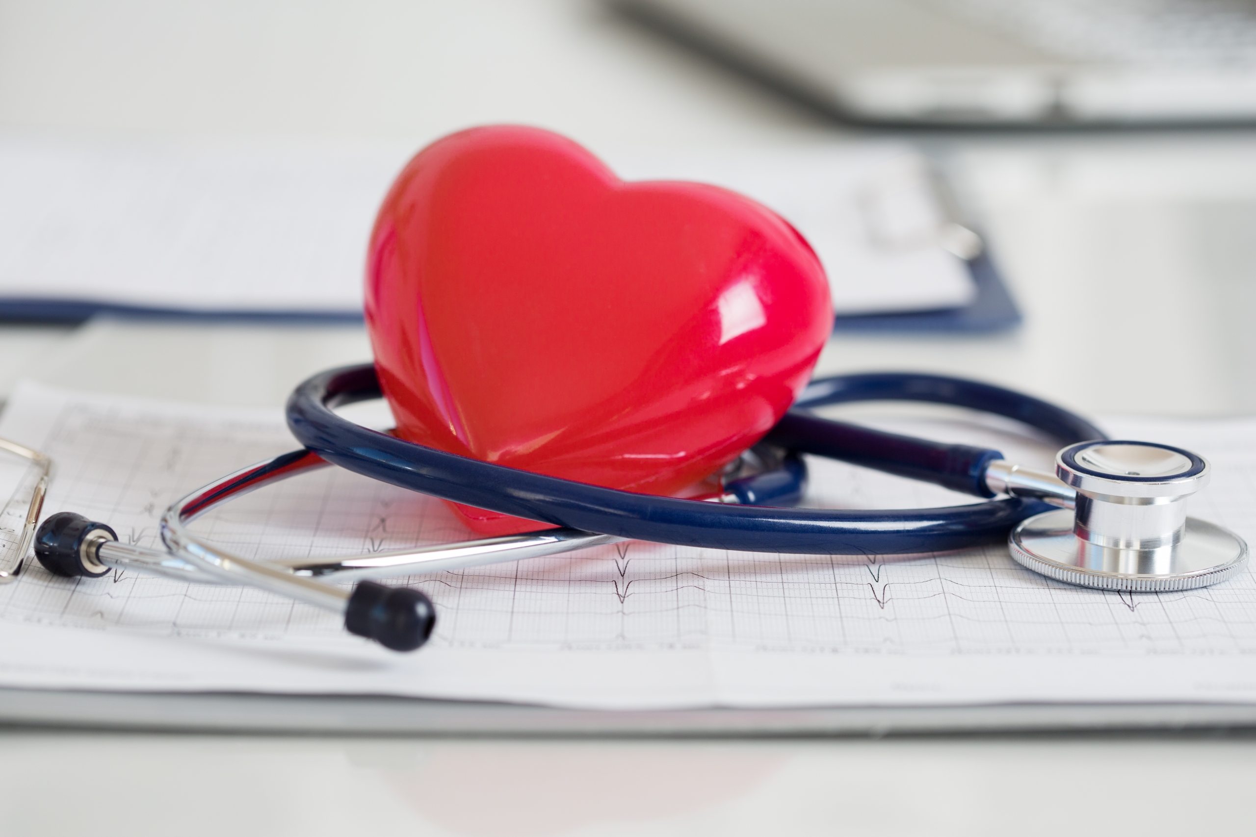 З медицинский. Сердце медицина. Врач с сердцем. Сердце кардиология. Сердце кардиолог.